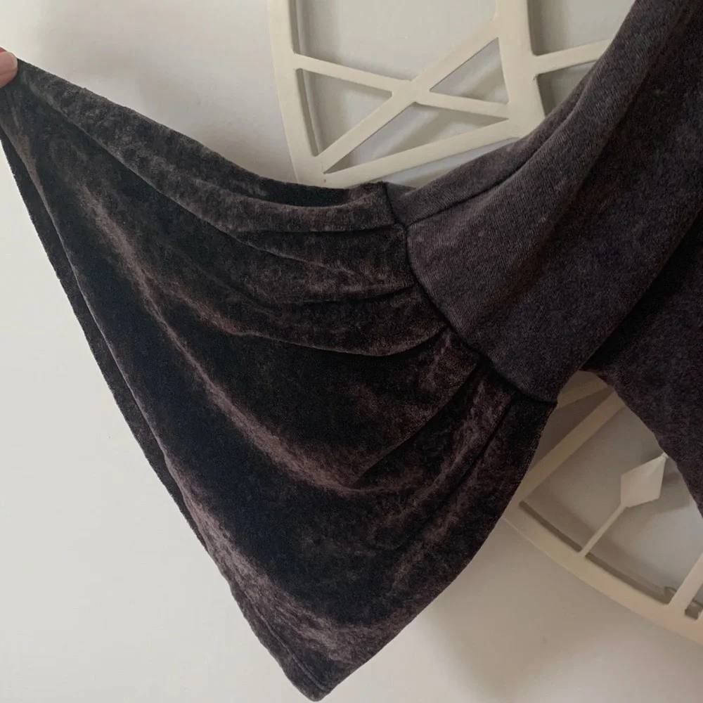 Free People Glorious Sleeve Charcoal Velvet Cropped shirt with bell sleeves - Picture 6 of 9